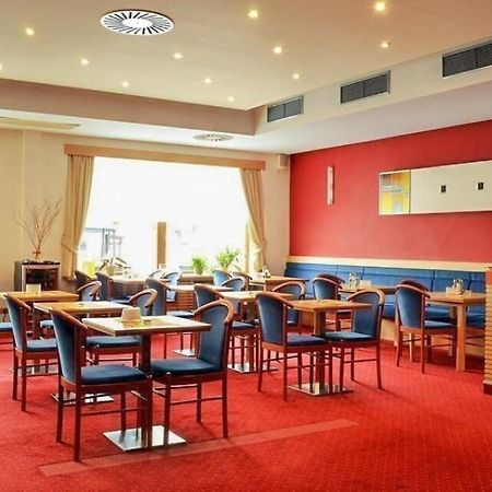 Hotel Slovan Єсеник Екстер'єр фото