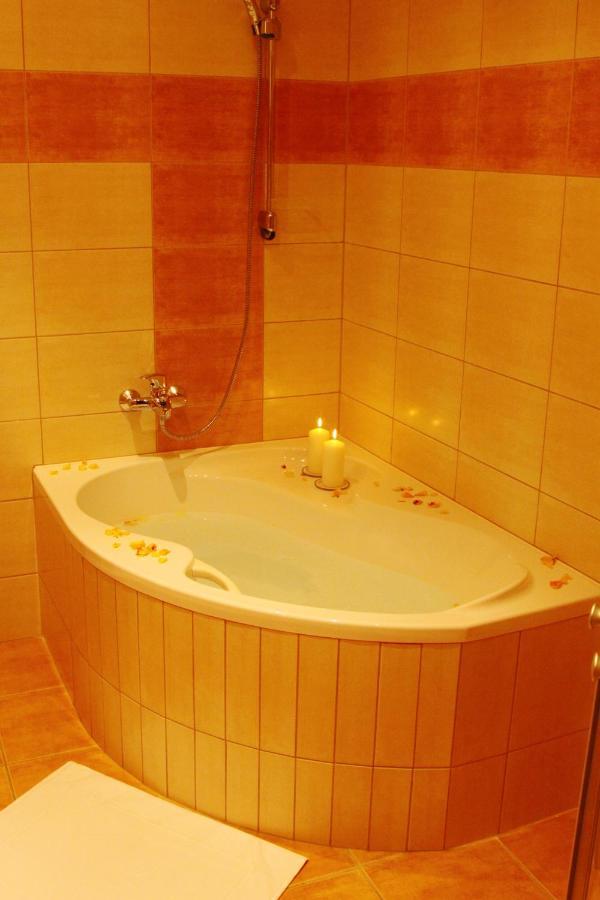 Hotel Slovan Єсеник Екстер'єр фото