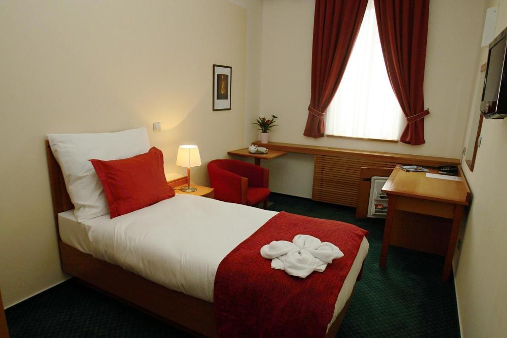 Hotel Slovan Єсеник Номер фото