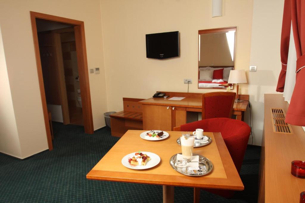 Hotel Slovan Єсеник Номер фото