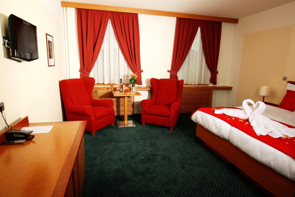 Hotel Slovan Єсеник Екстер'єр фото