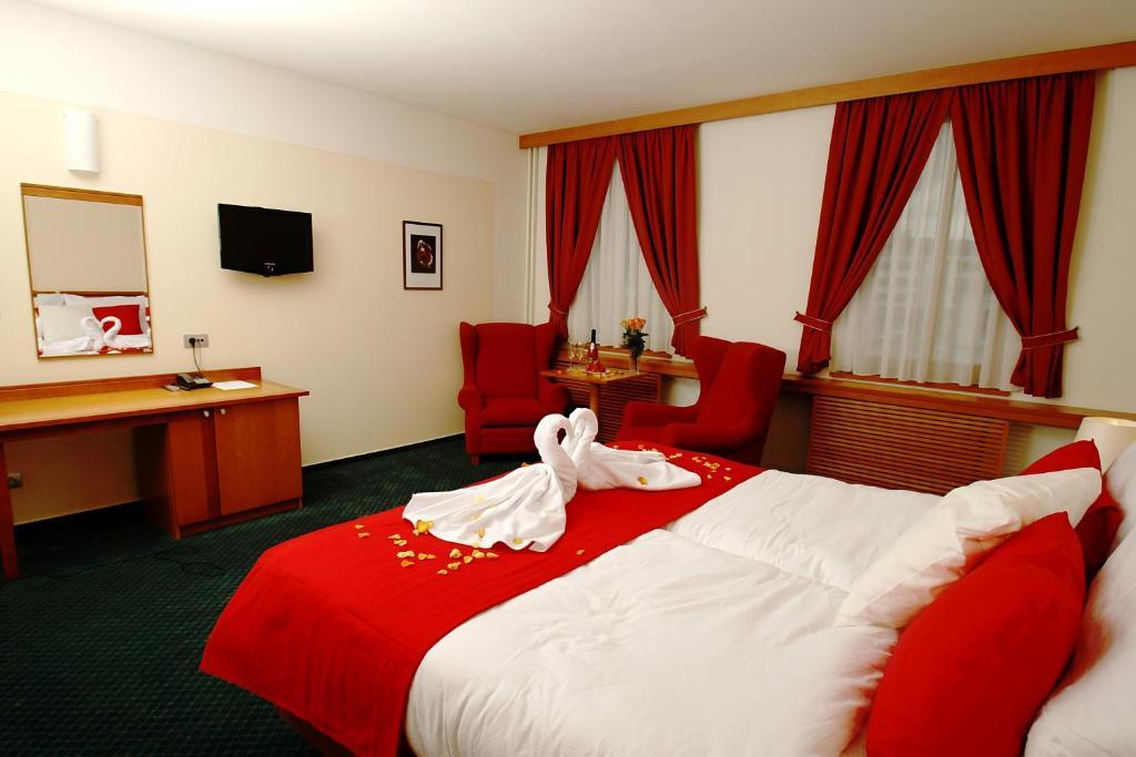 Hotel Slovan Єсеник Екстер'єр фото