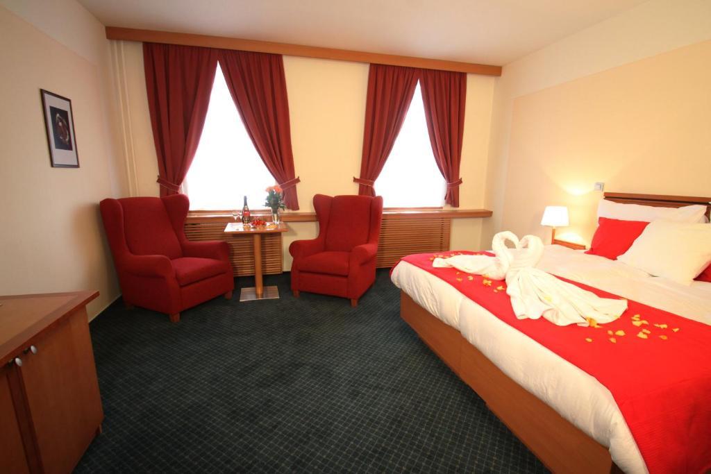 Hotel Slovan Єсеник Екстер'єр фото